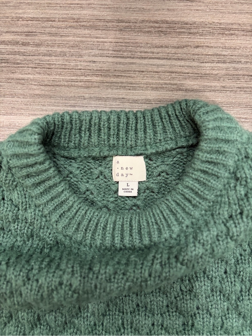 A new day green sweater - Picture 3 of 3